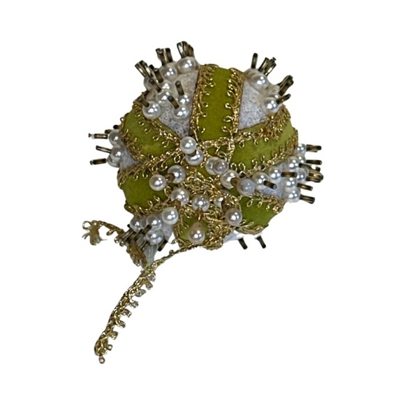 Rare Vintage Handmade Pin & Beaded Sequin Ornaments - Picture 5 of 7